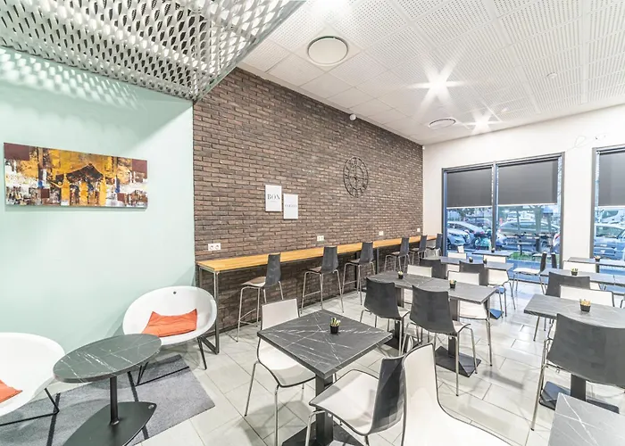 Montempo Centre - Bassins A Flot Апарт-отель 2*